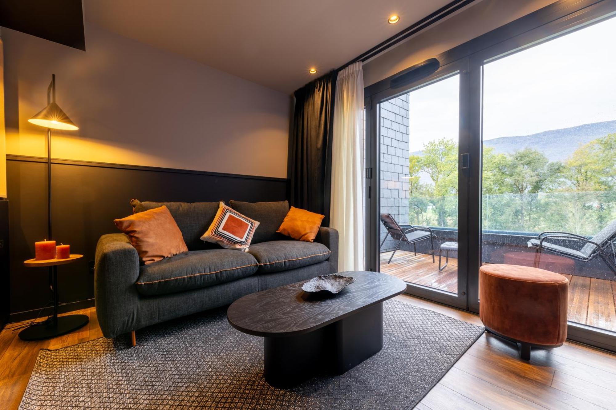 Miura Hotel Voglans Ngoại thất bức ảnh