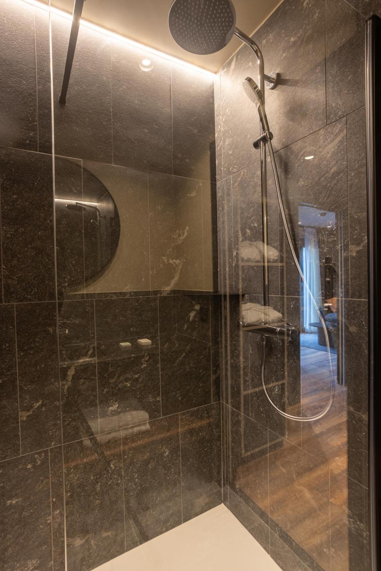Miura Hotel Voglans Ngoại thất bức ảnh